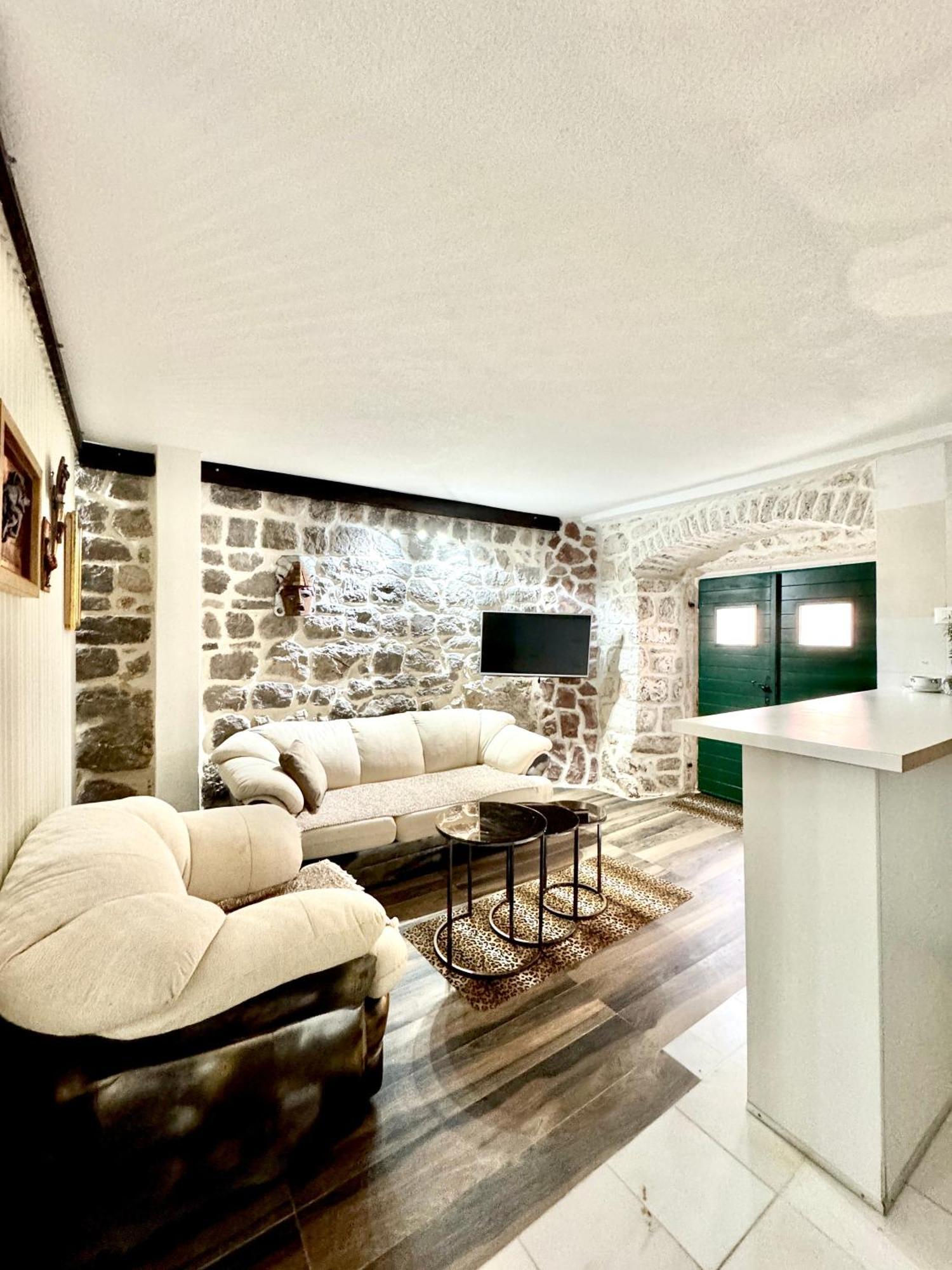 Hearth Of Rose Appartement Herceg Novi Buitenkant foto